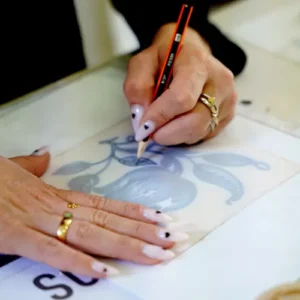 Things to do on a rainy day in Lisbon tile painting